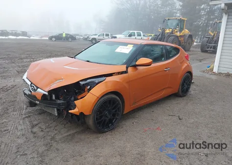 2015 Hyundai Veloster Re:flex z USA, uszkodzony, nr VIN KMHTC6AD0FU223189